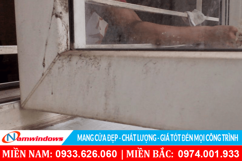 Nguyên Nhân Cửa Nhựa Lõi Thép Dễ Đổi Màu Khác