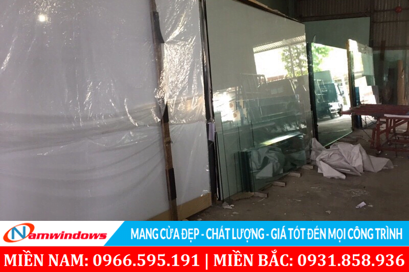 Kho kính nguyên khổ nhập từ công ty sản xuất kính