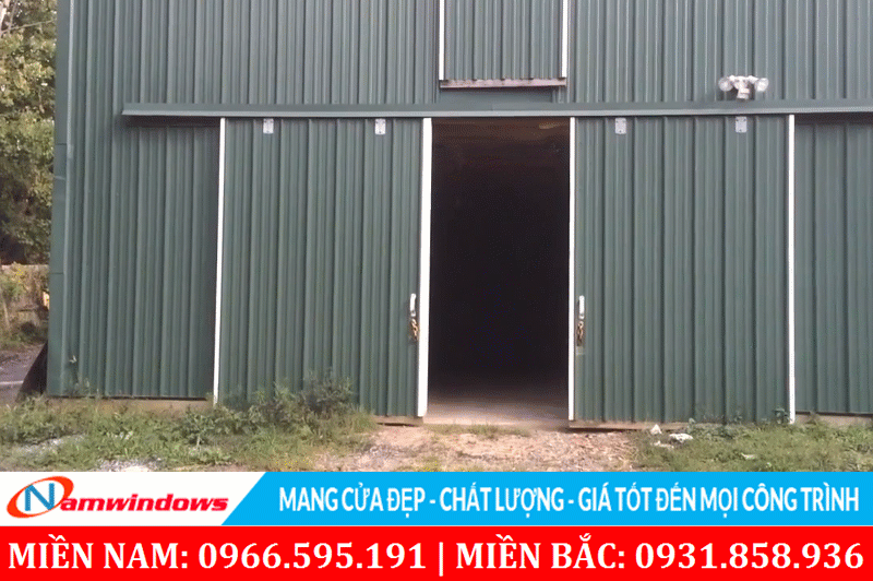 Cửa lùa bằng sắt cho nhà xưởng