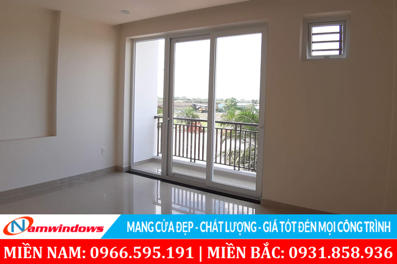 Mẫu 53: Cửa đi lùa 2 cánh kết hợp vách kính