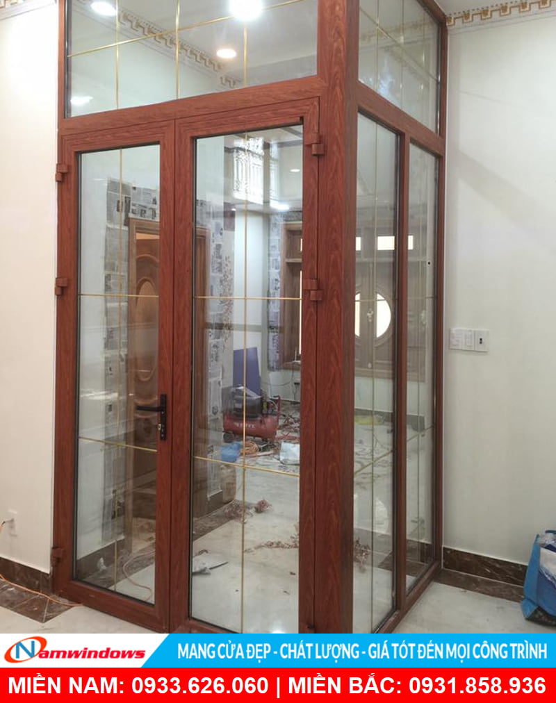Mẫu cửa nhôm xingfa vân gỗ 2 cánh độc và lạ mắt