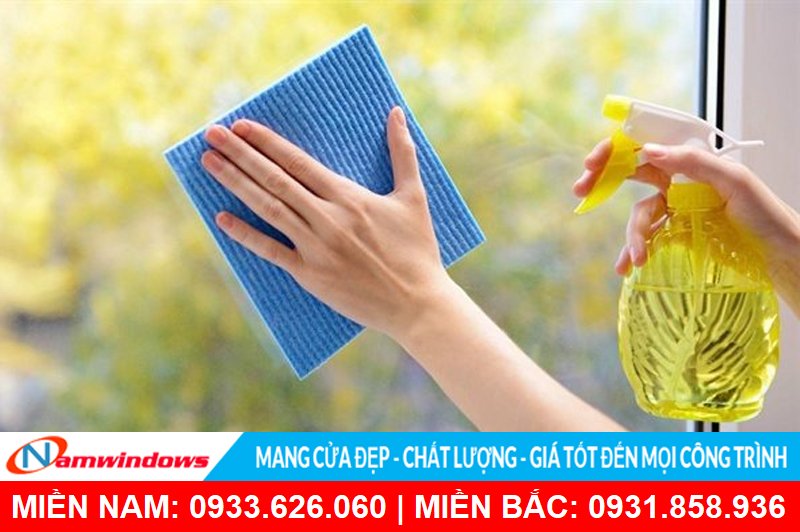Quá tiết kiệm dung dịch vệ sinh kính