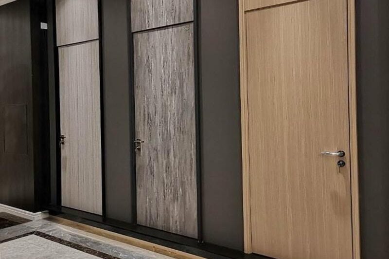 [Sundoor giải đáp] Cửa nhựa Composite giá bao nhiêu?