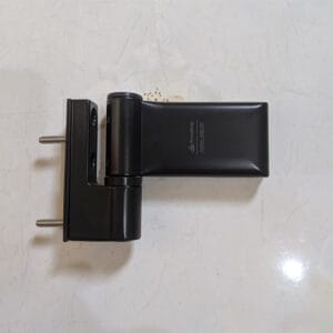 Bản lề 3D GQ 10560D 90kg màu đen cửa nhựa lõi thép uPVC