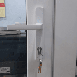 Bộ khóa cửa nhựa window đa điểm GQ LG10290 lẫy gà thân liền