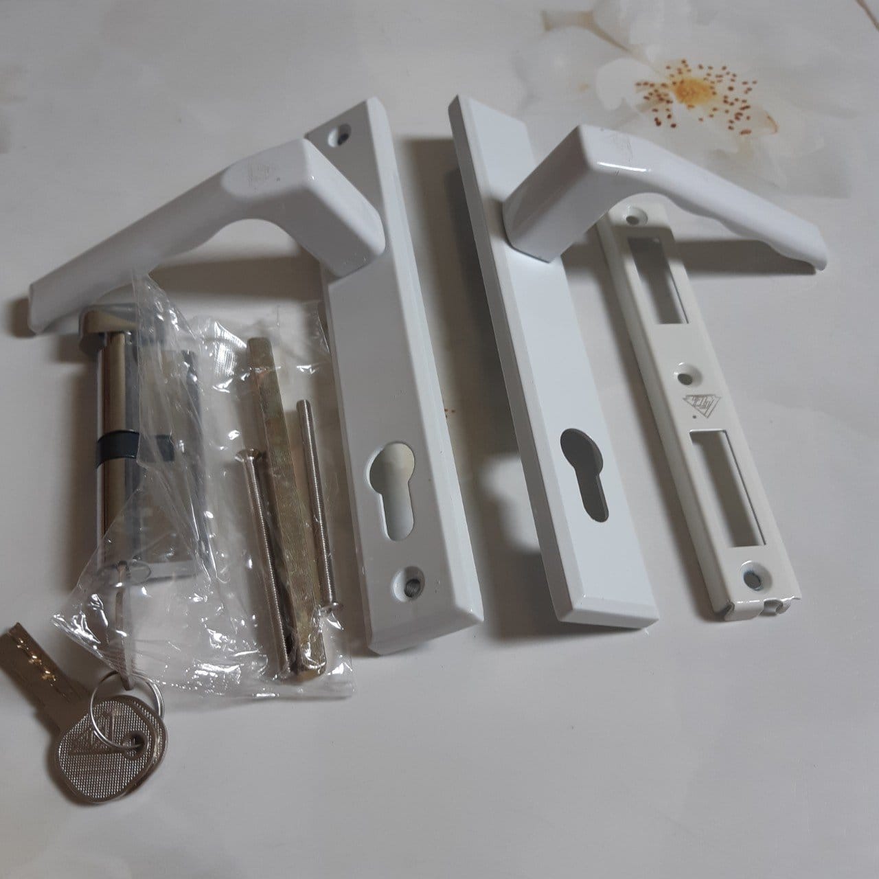 Bộ khóa đơn điểm GQ loại 2 tay vuông (hàng phổ thông) - Ảnh 3