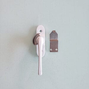 Khóa sò, khóa bán nguyệt của sổ lùa GQ ASSA ABLOY