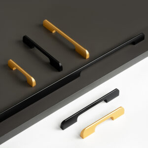 Tay nắm tủ nhôm IVAN 09683