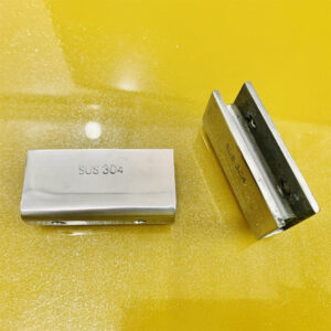 Bas U kẹp kính BK001 inox 304