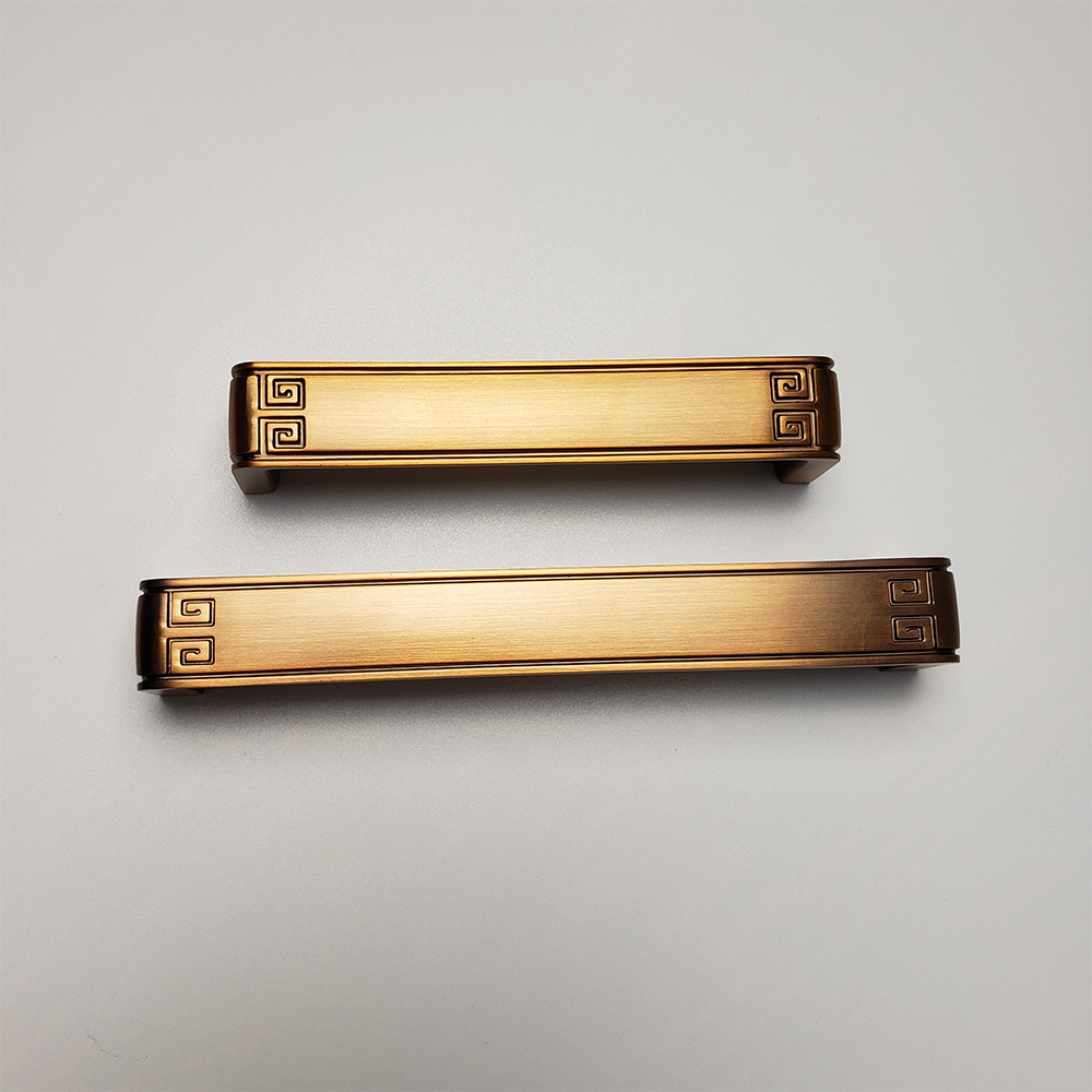 Tay nắm tủ hợp kim TN051