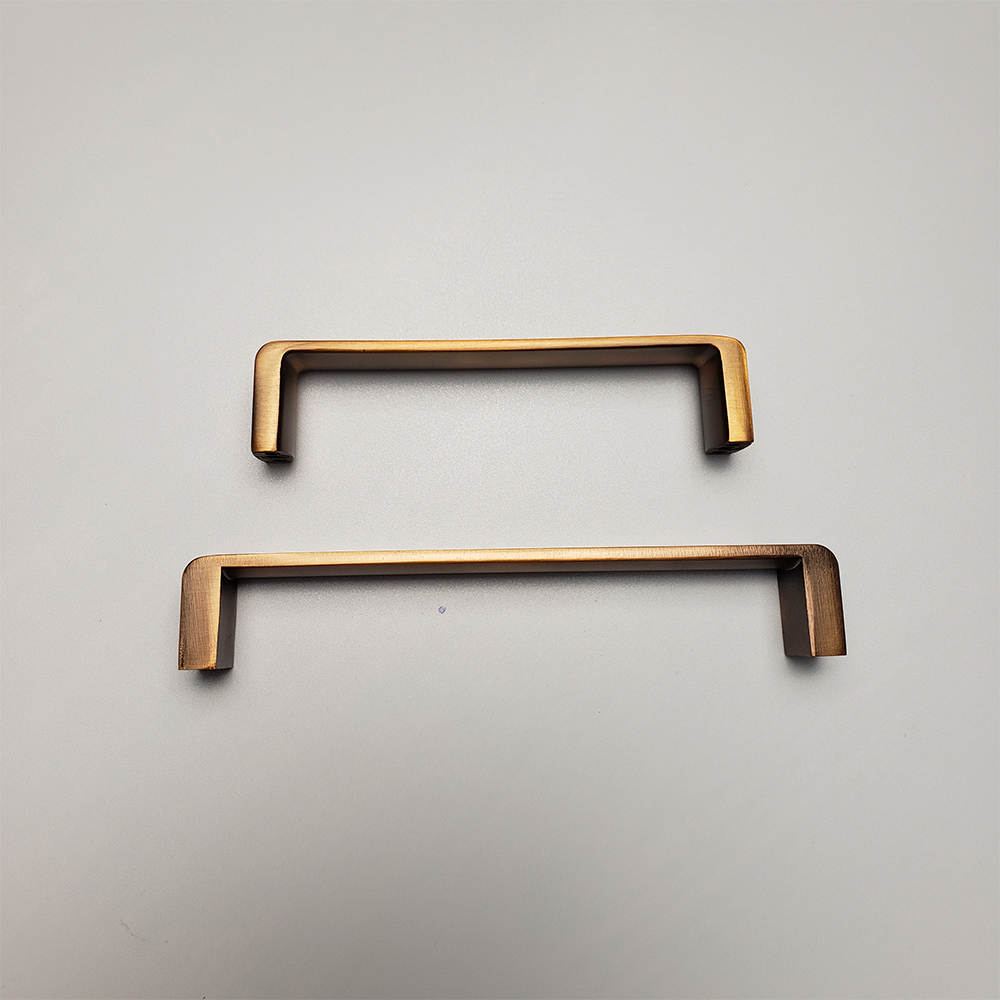 Tay nắm tủ hợp kim TN051