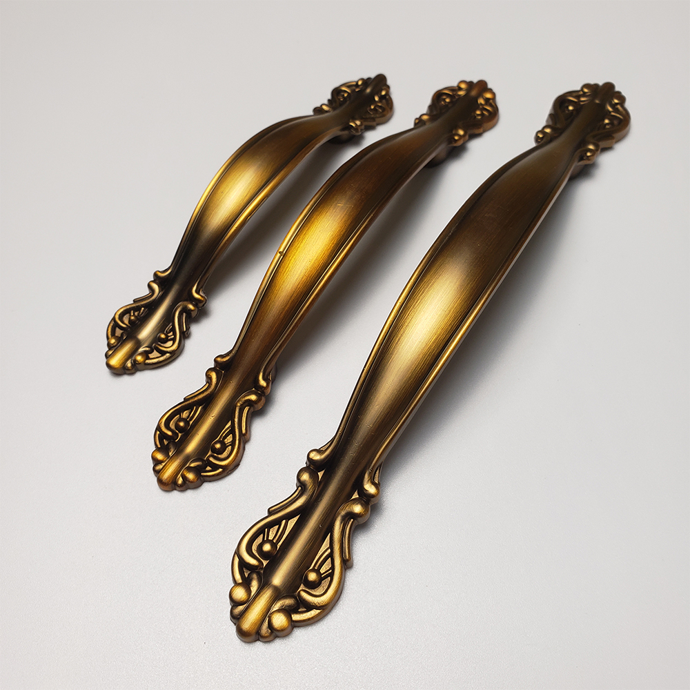 Tay nắm tủ hợp kim TN052