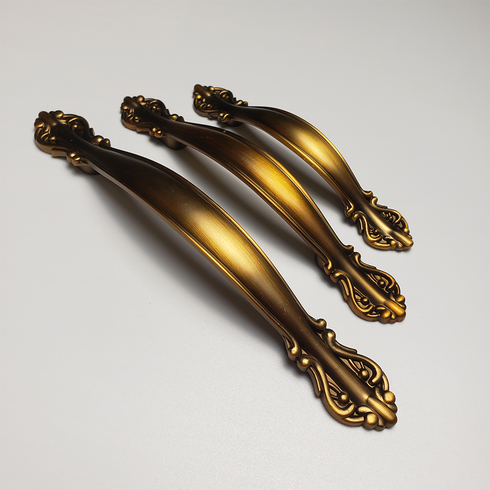 Tay nắm tủ hợp kim TN052