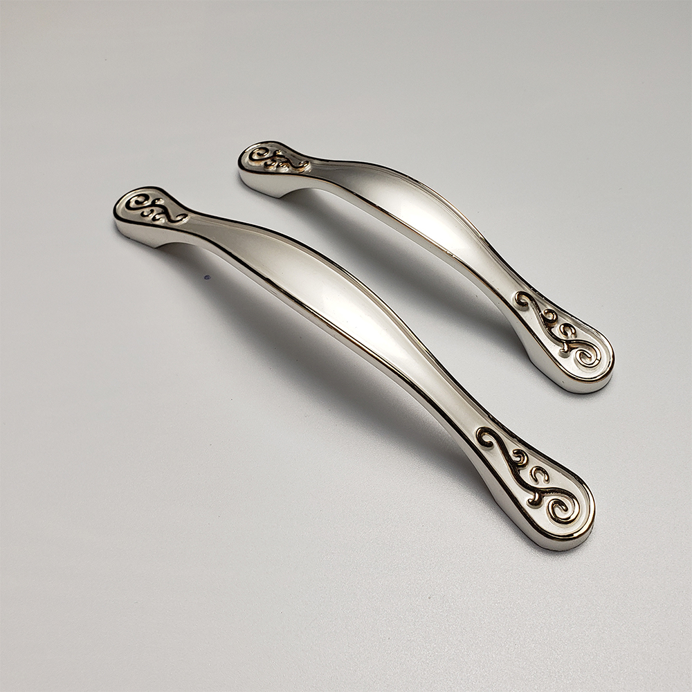 Tay nắm tủ hợp kim TN055