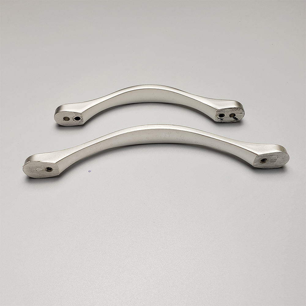 Tay nắm tủ hợp kim TN055