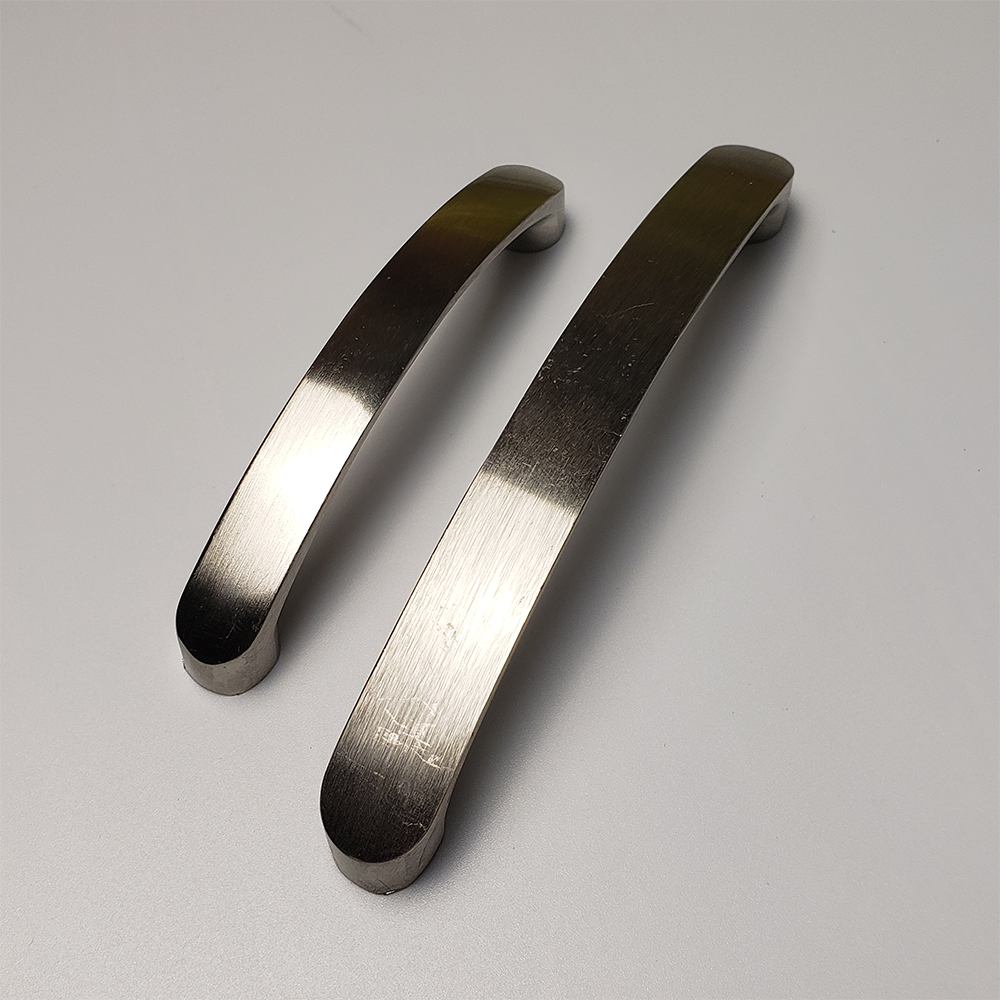 Tay nắm tủ hợp kim TN066