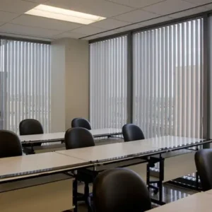 Mẫu màn lá dọc tạo không gian hiện đại cho phòng khách