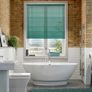 Bộ mành sáo lá nhôm màu xanh lá cho cửa sổ phòng tắm